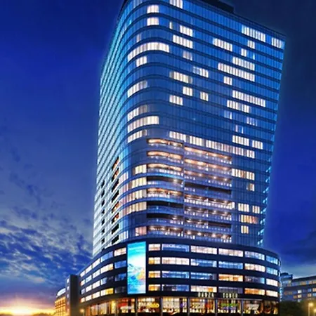 Hanza Tower Gold 22nd Floor Pool & Sauna & Jacuzzi & Lägenhet