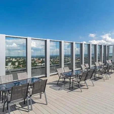 Hanza Tower Gold 22nd Floor Pool & Sauna & Jacuzzi & Lägenhet