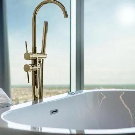 Hanza Tower Gold 22nd Floor Pool & Sauna & Jacuzzi & * Szczecin